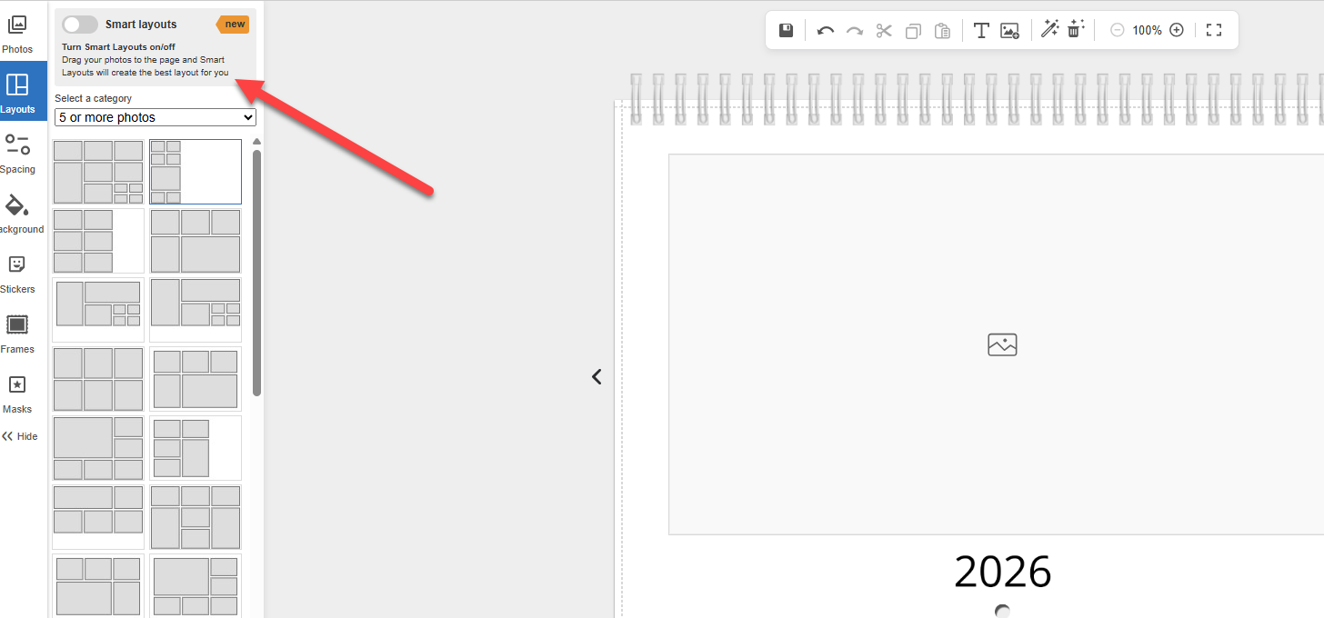 The VistaPrint calendar studio. An arrow points to the Smart Layout option with a toggle button.