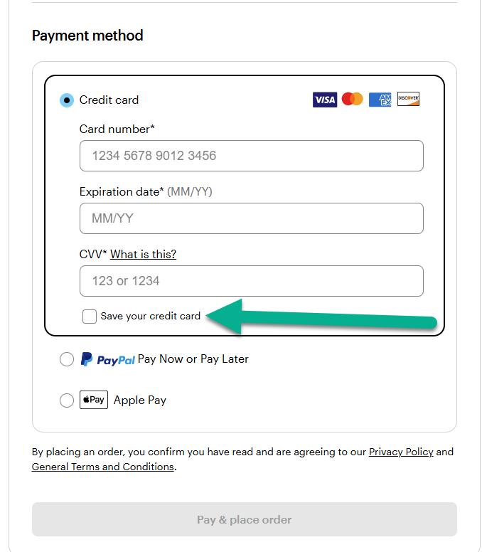 Formulaire de carte de crédit avec la case « Enregistrer votre carte bancaire » cochée.
