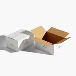 Caixas de papelão com impressão monocromática