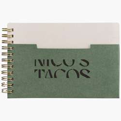 Caderno de bolso A6 com encadernação em espiral.