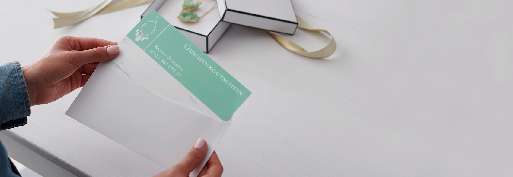 Personalisierte Geschenkgutscheine mit mintgrüner Farbpalette