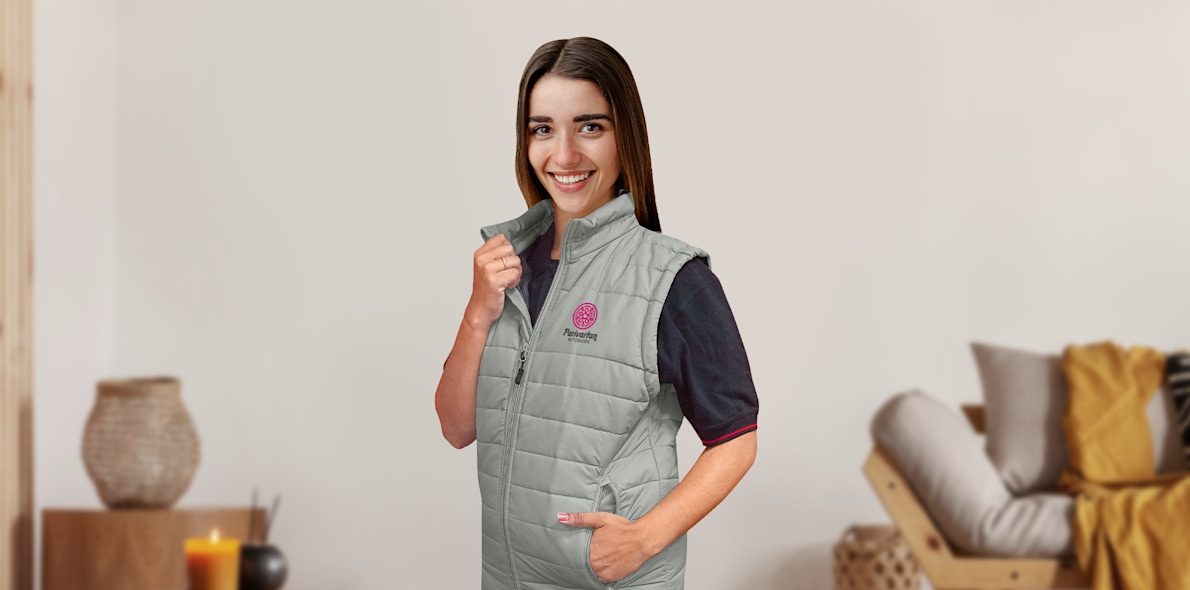 Women Sleeveless Puffer Jacket > Hero img2