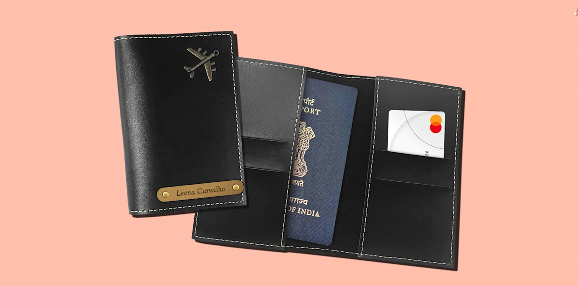 Personalised Passport Covers > Hero img2