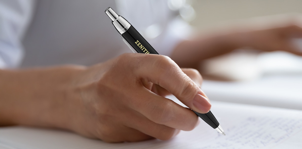 Parker Odyssey Laque Black Chrome Trim Ball Pen > Hero img3