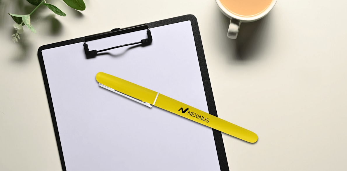 New Cap Plastic Pens > Hero img3