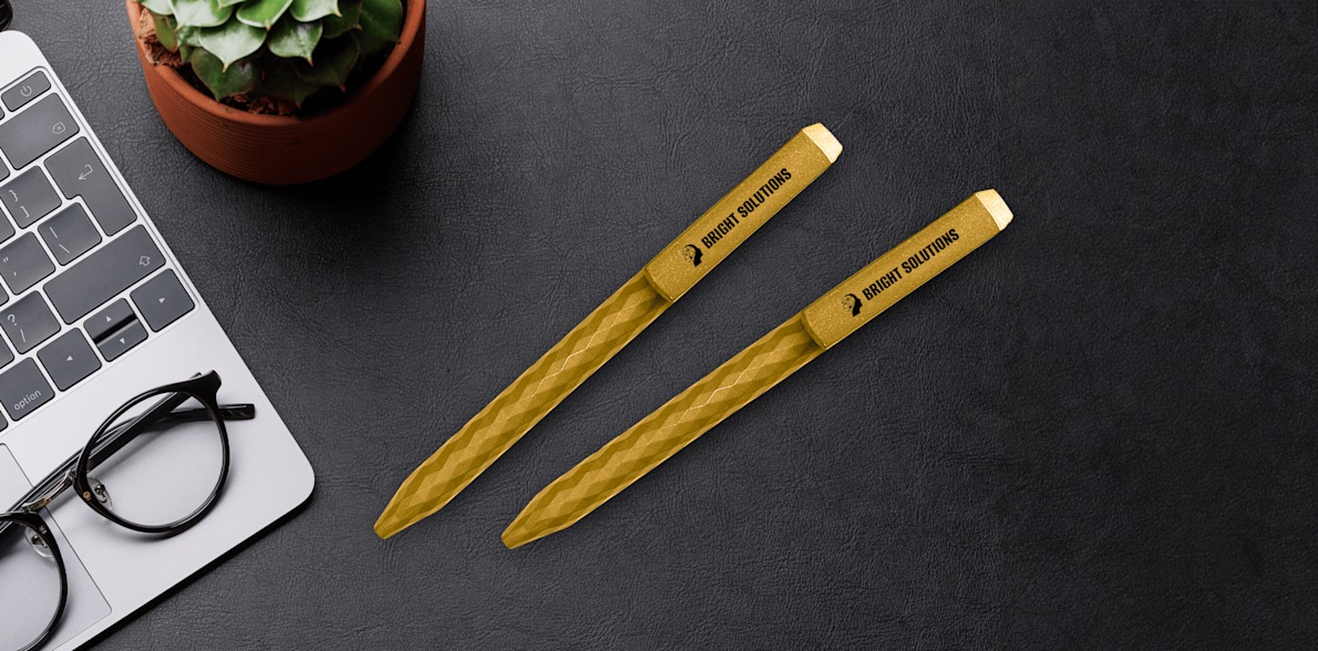 Plastic Diamond Design Pen > Hero img2