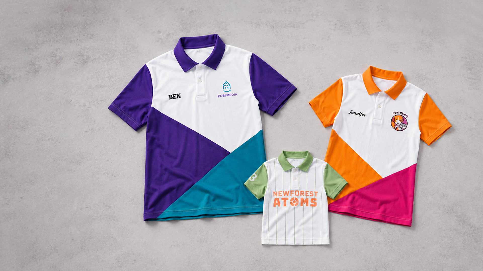 Zwei individuelle Poloshirts mit Werbung für ein Bowlingcenter