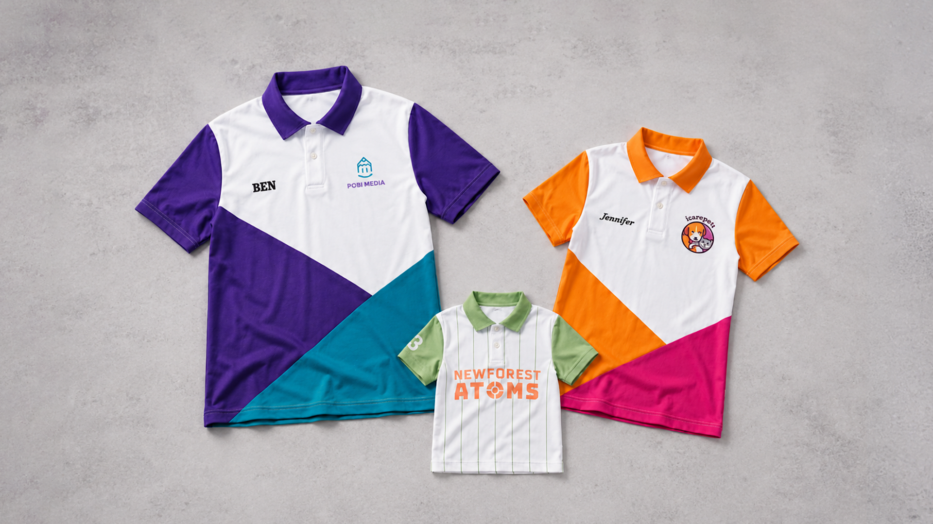 Zwei individuelle Poloshirts mit Werbung für ein Bowlingcenter