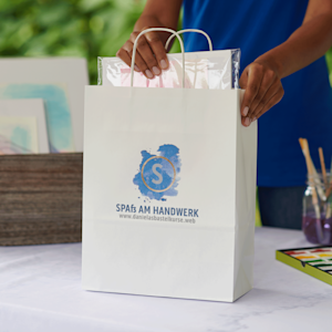 Papiertüten bedrucken, Papiertaschen mit Logo | VistaPrint