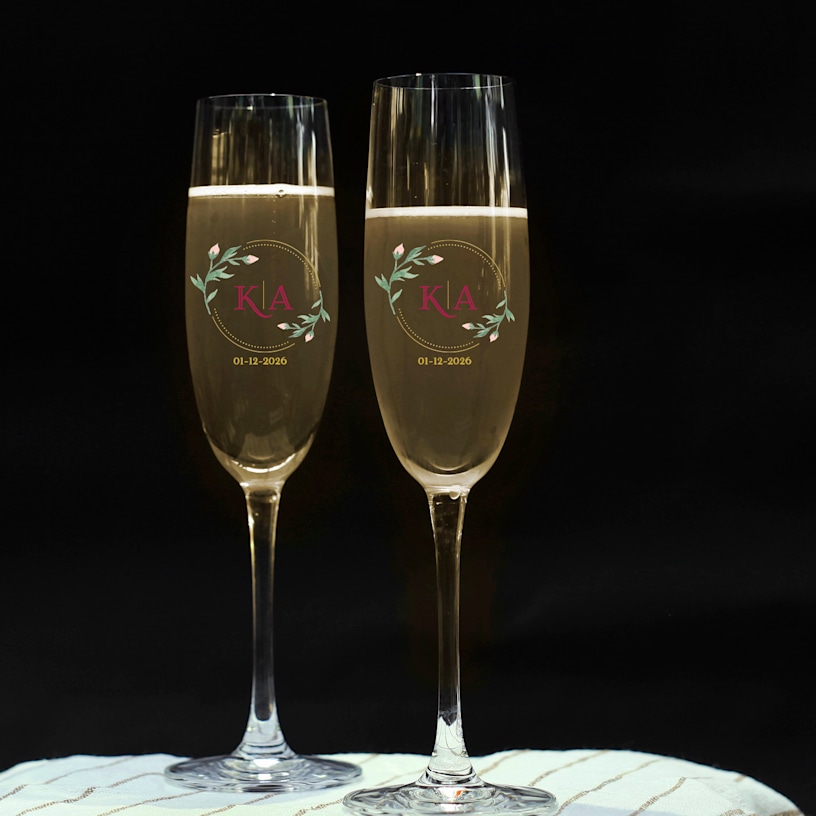 Champagne Glass > Hero img2