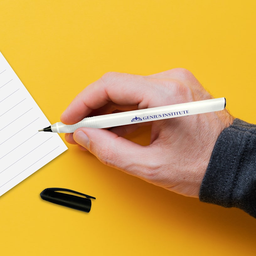 Ball Pen-Triangular Shape Body -Cap Model > Hero Image 02