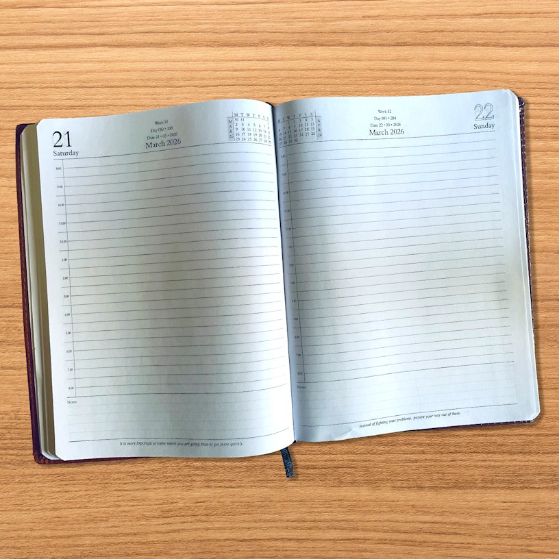 Classic Executive Diary > Hero Image 04