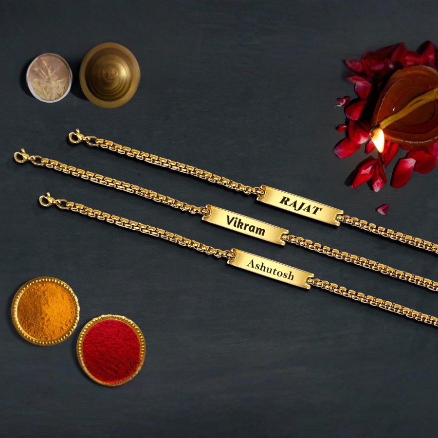 Personalised Rakhi Golden Box Chain > Hero img1