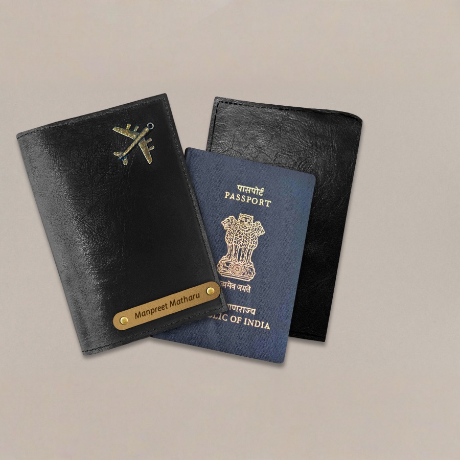Personalised Passport Covers > Hero img1