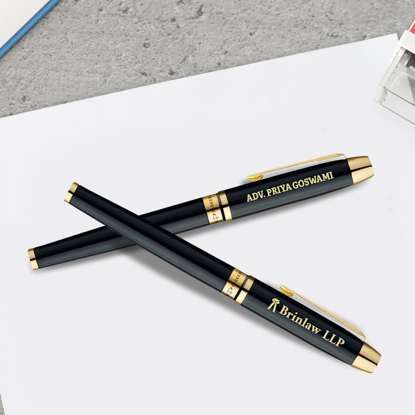 Parker Odyssey Laque Black Gold Trim Roller Ball Pen > Hero img2