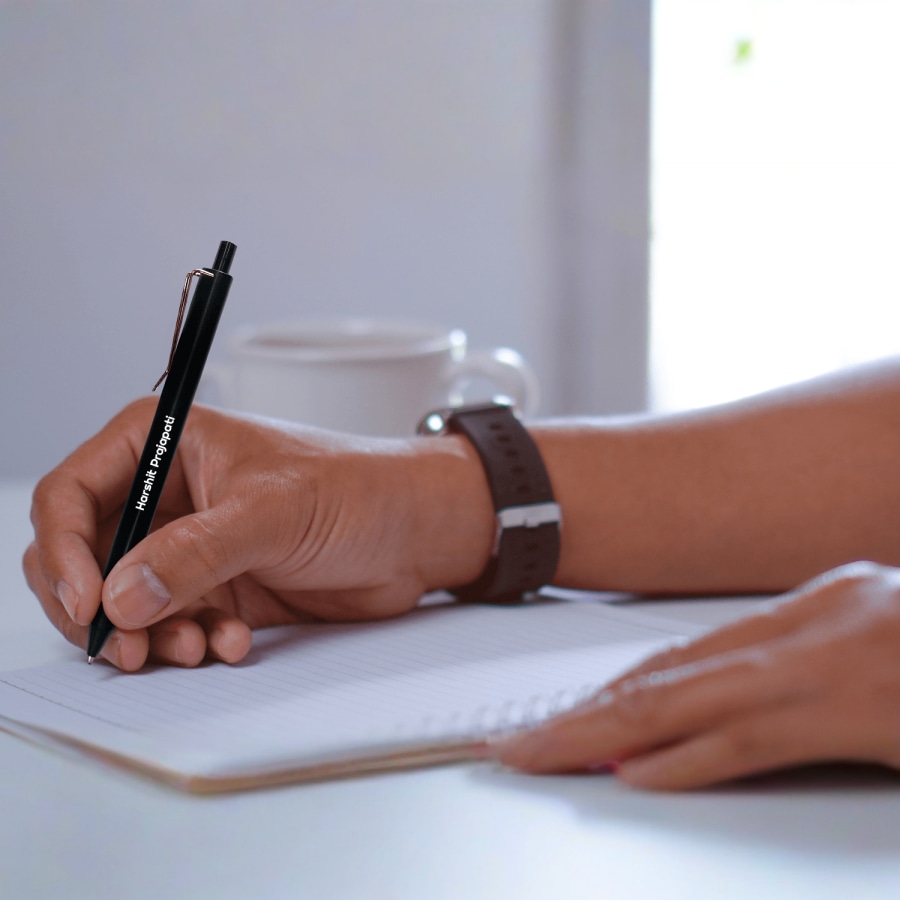 Triangle Wire Clip Ball Pens > Hero img2