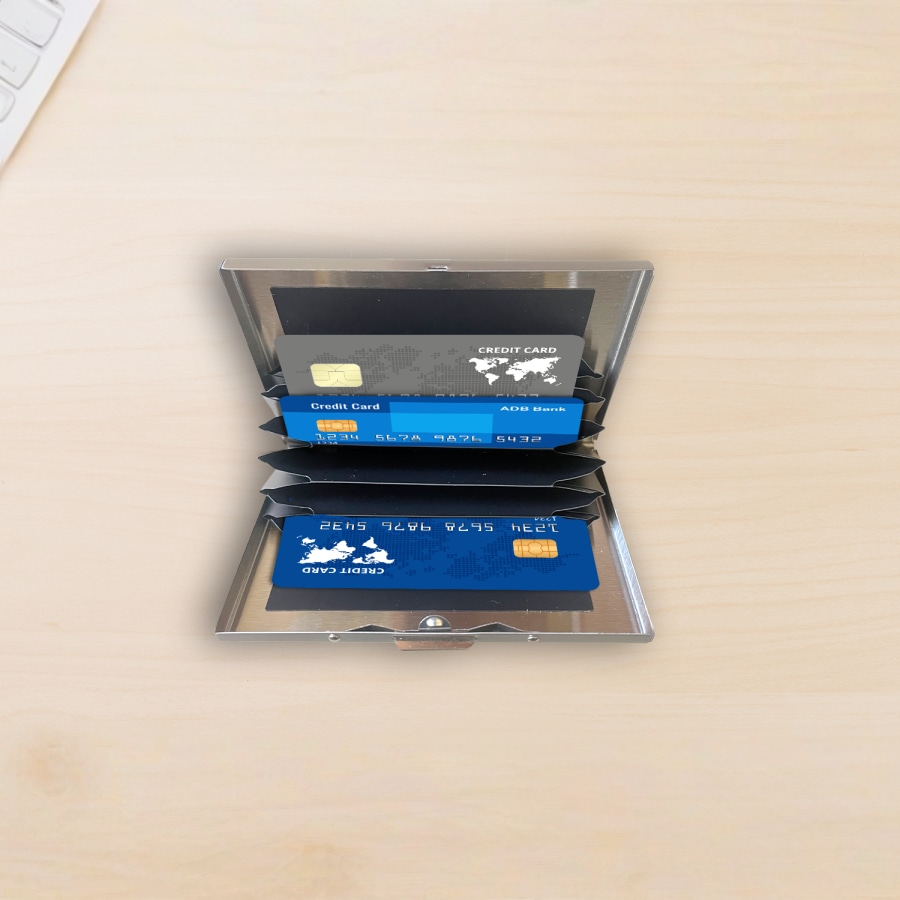 Premium Metal Visiting Card Holders > Hero img2