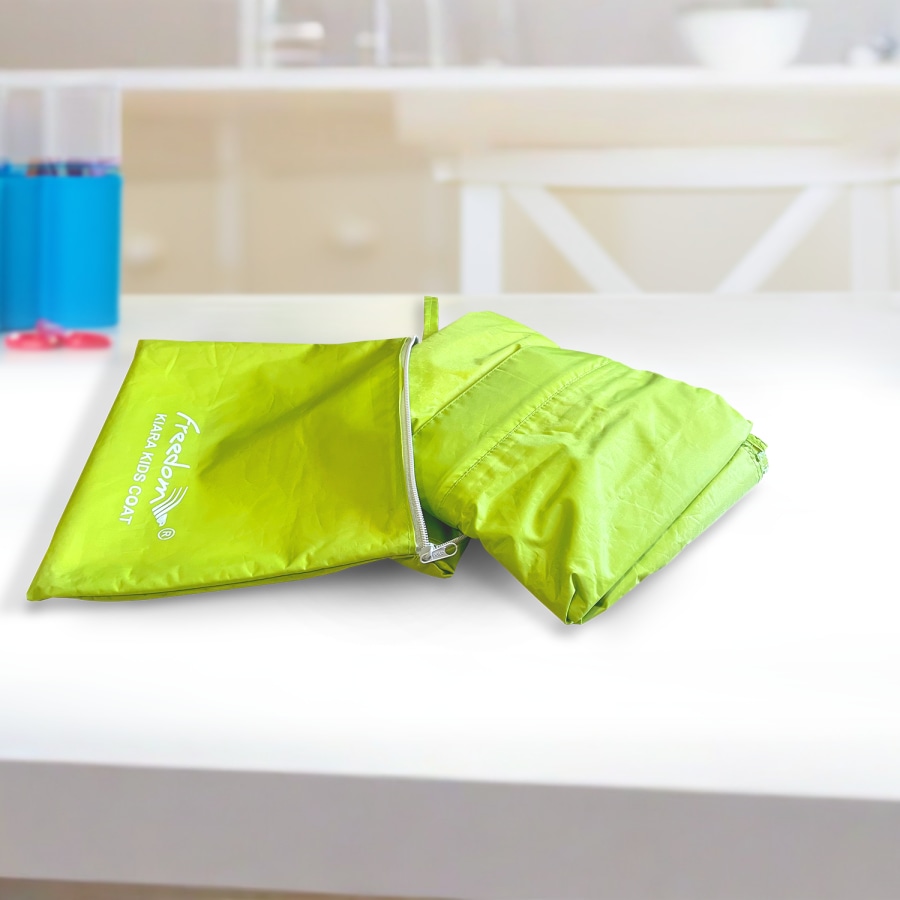 Kiara Kids Raincoat > Hero img3