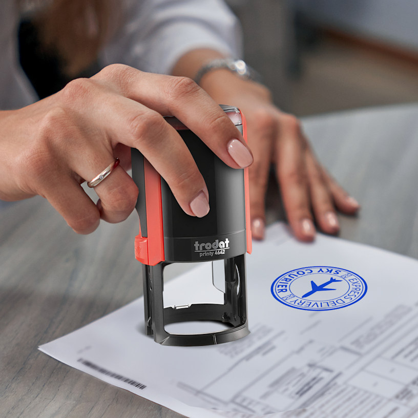 Self Inking Stamps > Hero Img 2