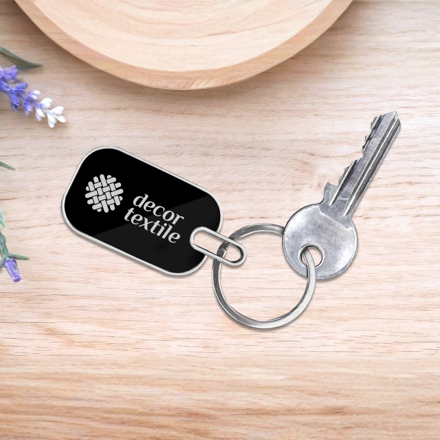 Oval Metal Keychain > Hero img2