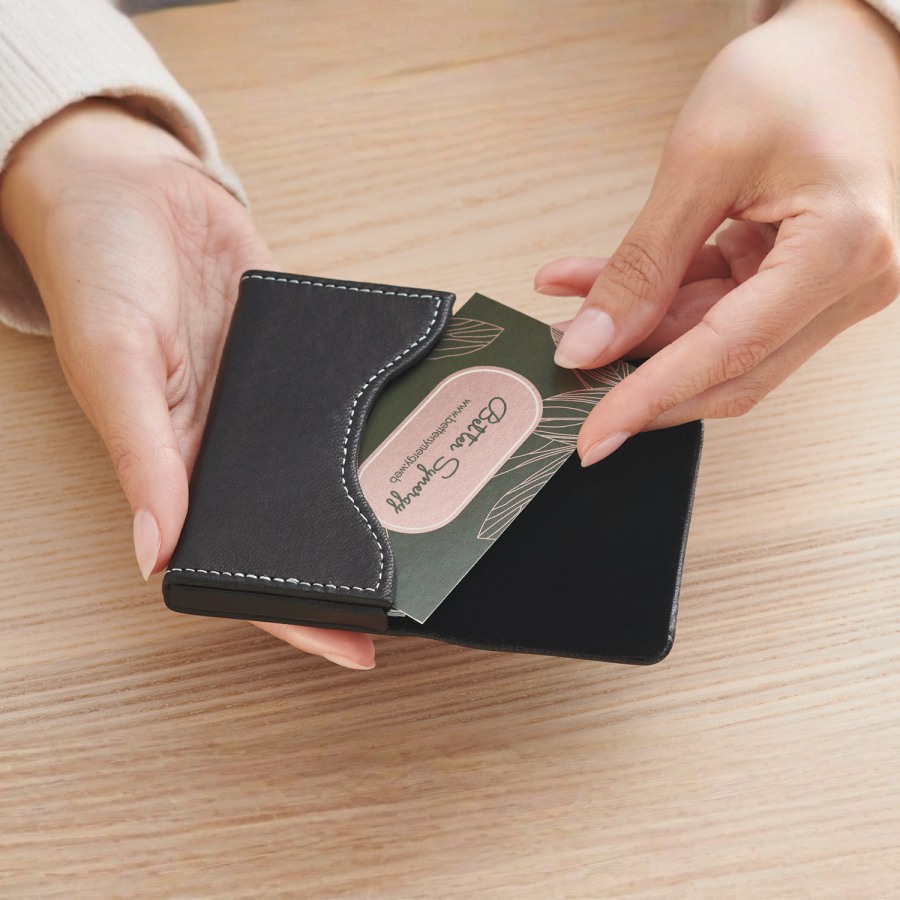 Leatherite Visiting Card Holders > Hero Img 4