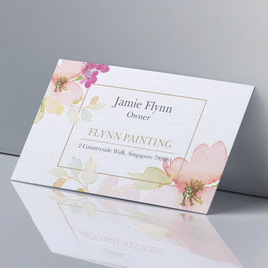 Carte de visite effet nacré pour Jamie Flynn, le propriétaire d’une petite entreprise.