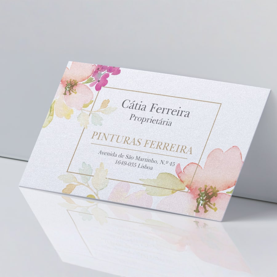 Um cartão de visita pérola para Jamie Flynn, proprietário de uma pequena empresa.