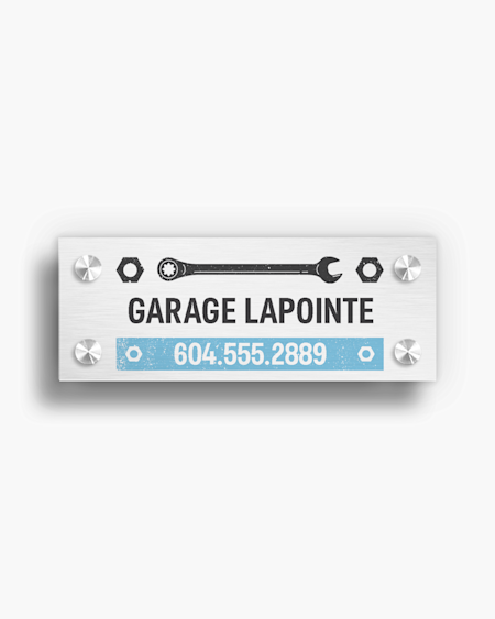 Enseigne métallique pour voitures