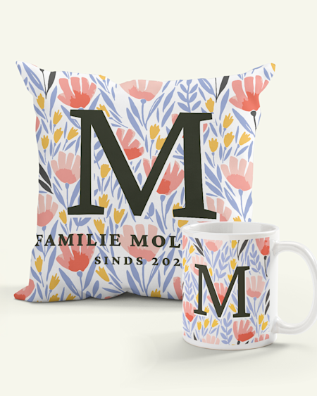 Monogram met bloemenrand