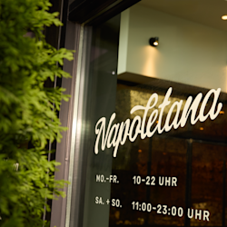 Selbstklebende Buchstaben (für Schaufenster)