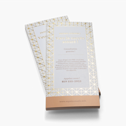 Cartons d’information avec effet métallisé en relief