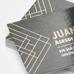 Tarjetas de presentación con acabado brillante