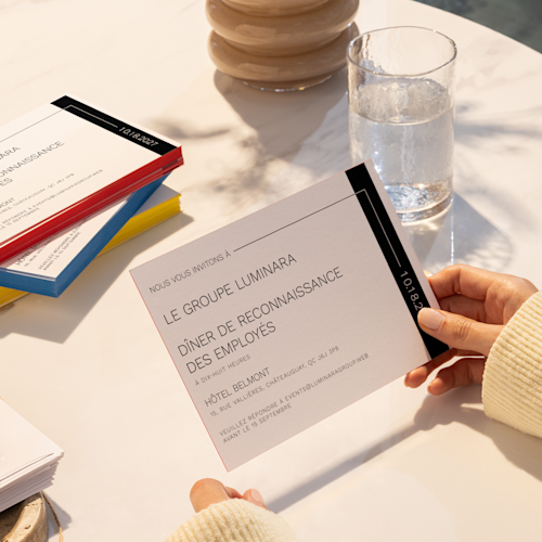 Cartons d'invitation et d'annonce à bords peints