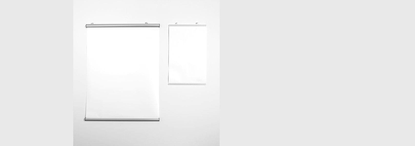 Poster Hangers, Poster Rails | VistaPrint Canada