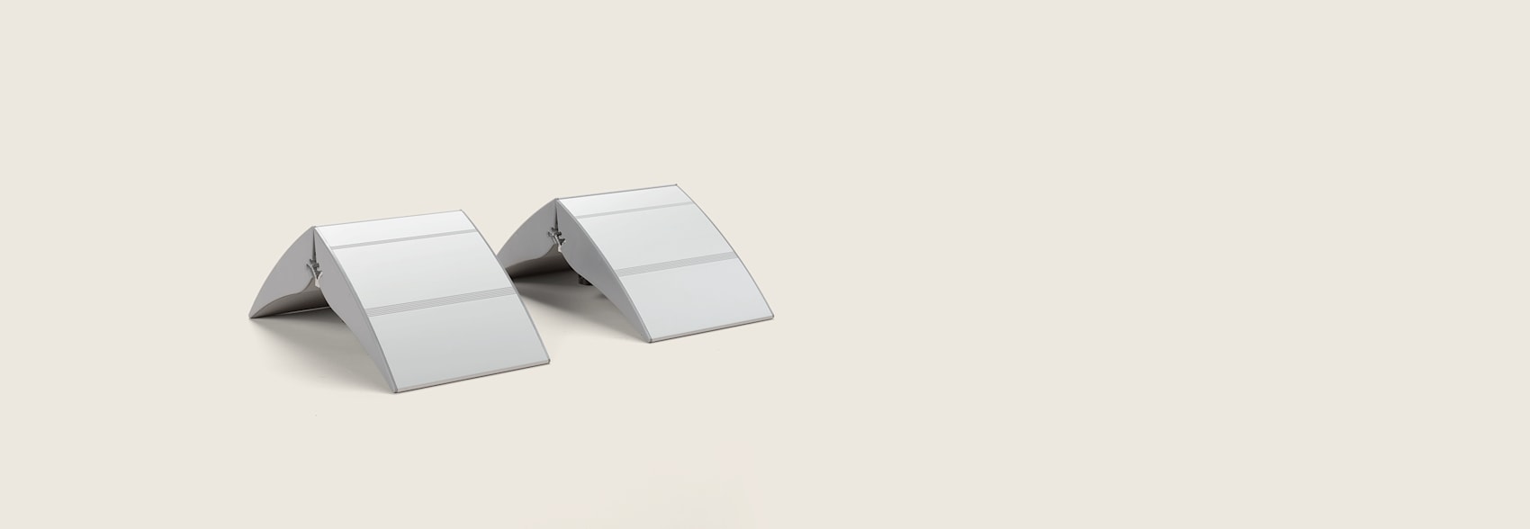 base in metallo pesante quadrata Argento supporto per cartello con piedistallo regolabile in altezza Haitian A3 girevole formato A4/A3 per poster che mostra sia orizzontale che verticale 