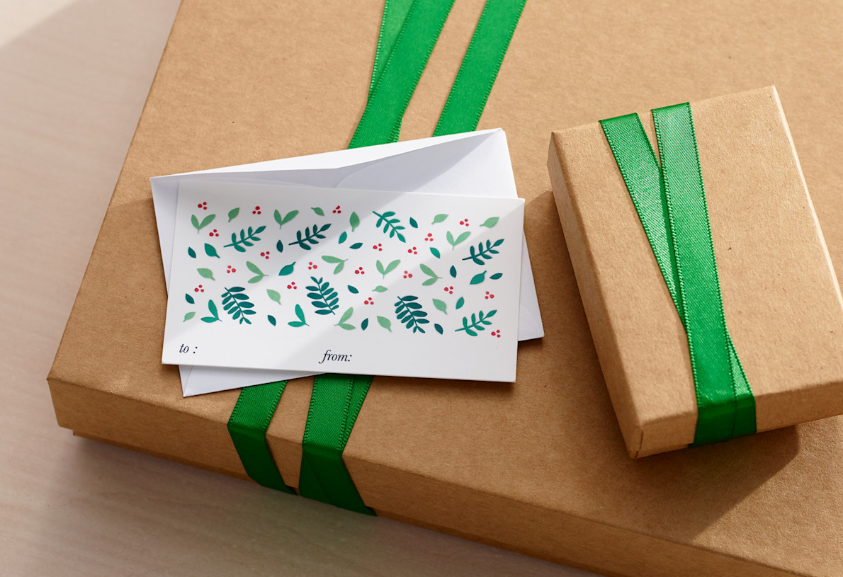 Larger version: gift tags with holiday design with holly