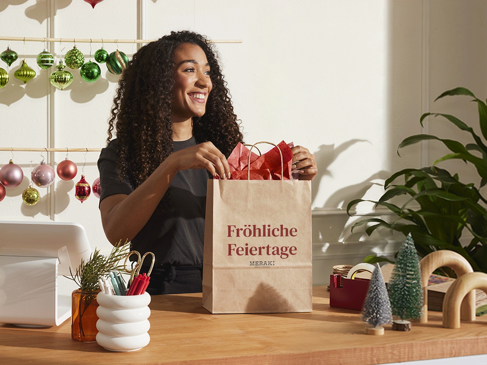 Papiertüten bedrucken, Papiertaschen mit Logo | VistaPrint