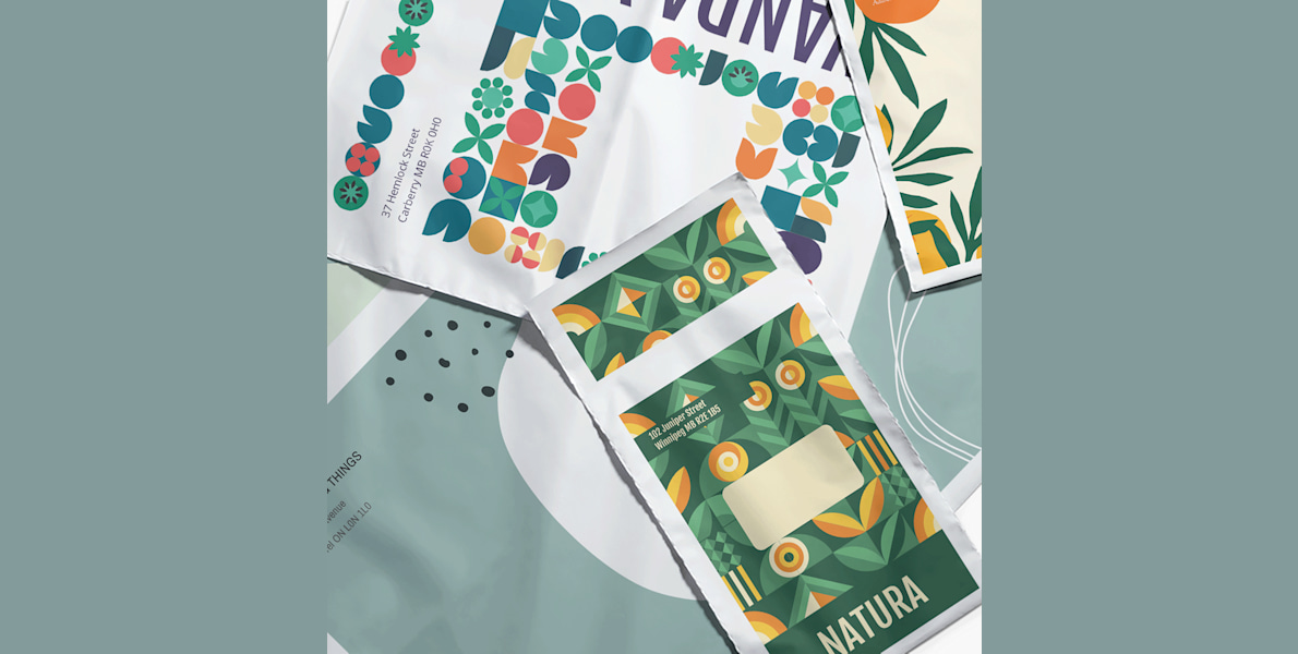 Custom poly mailers canada 2025