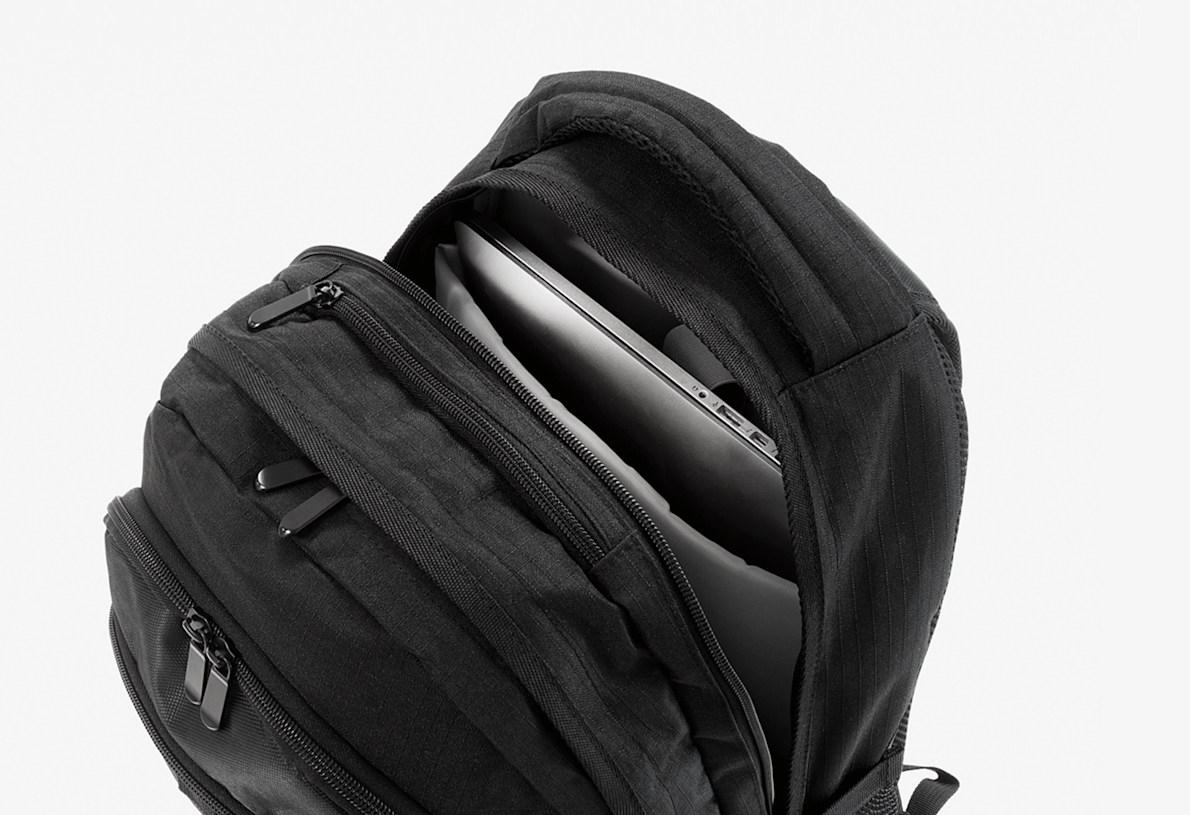 Overland 17 TSA Computer Backpack w/ USB Port