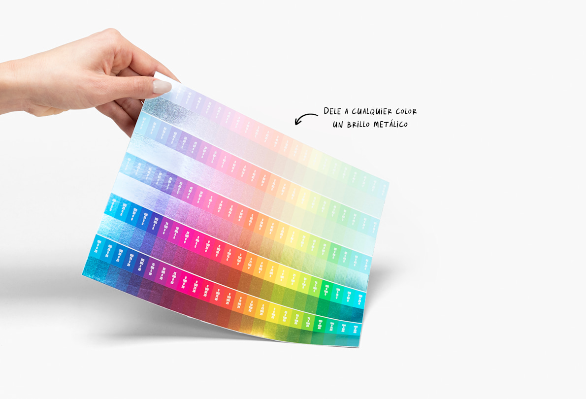 Hoja con muestras de color en que se ve cómo queda el efecto metálico en casi cualquier color.