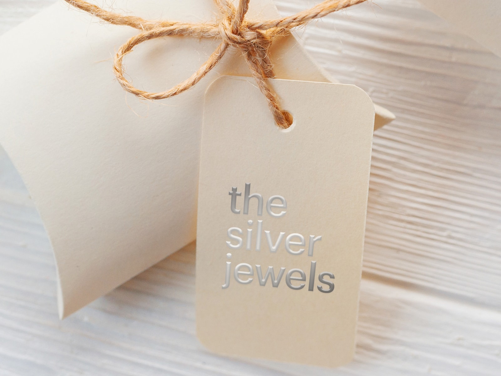 Cartellini con rilievo metallico 3