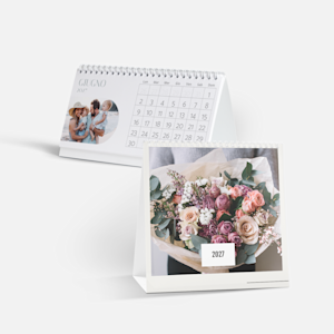 Due calendari da tavolo personalizzati, uno con una foto di genitori e due bambini, l’altro con un’immagine di rose per promuovere un negozio di fiori. 