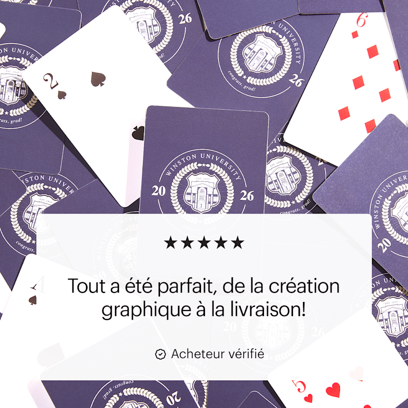 Des cartes à jouer personnalisées avec le logo d’une université, avec un avis personnalisé : « Tout était parfait, de la création à la livraison! » 