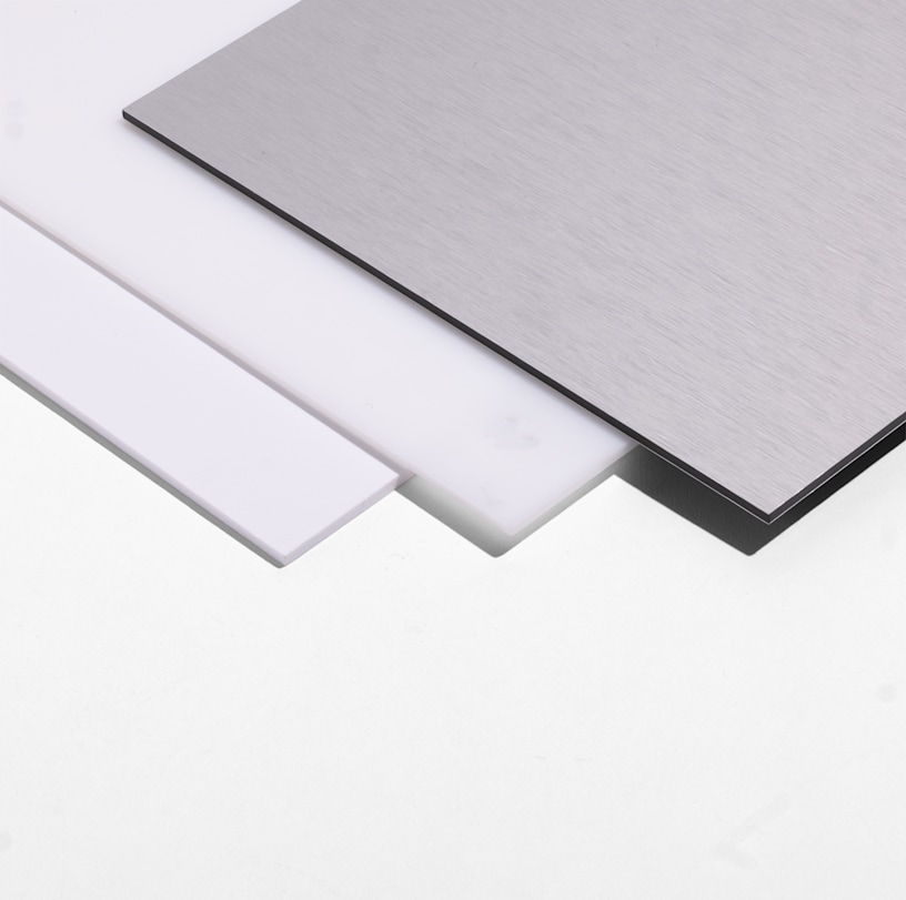 verschil tussen bedrijfsbord van acryl met en zonder metalen afstandhouders 