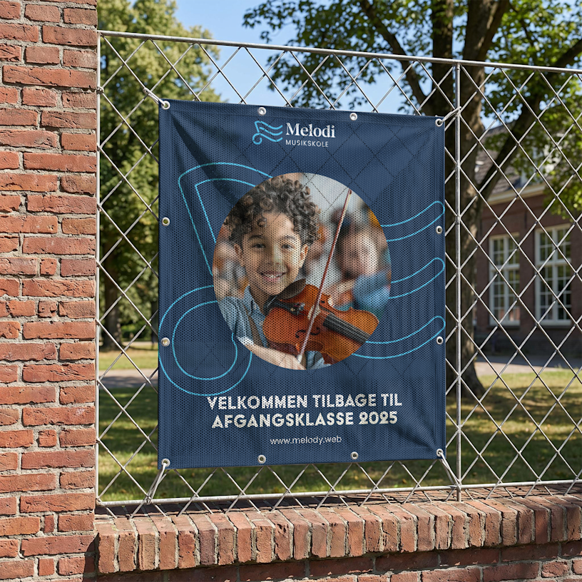 En pizzarestaurant med et mesh-banner.