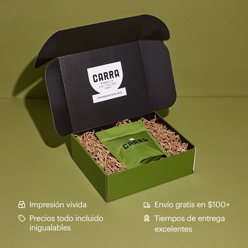 Una caja postal con impresión total, con papel triturado y una bolsa de café adentro. Los beneficios destacados incluyen: precios inigualables, tiempo de entrega líder, impresión vívida y envío gratis.