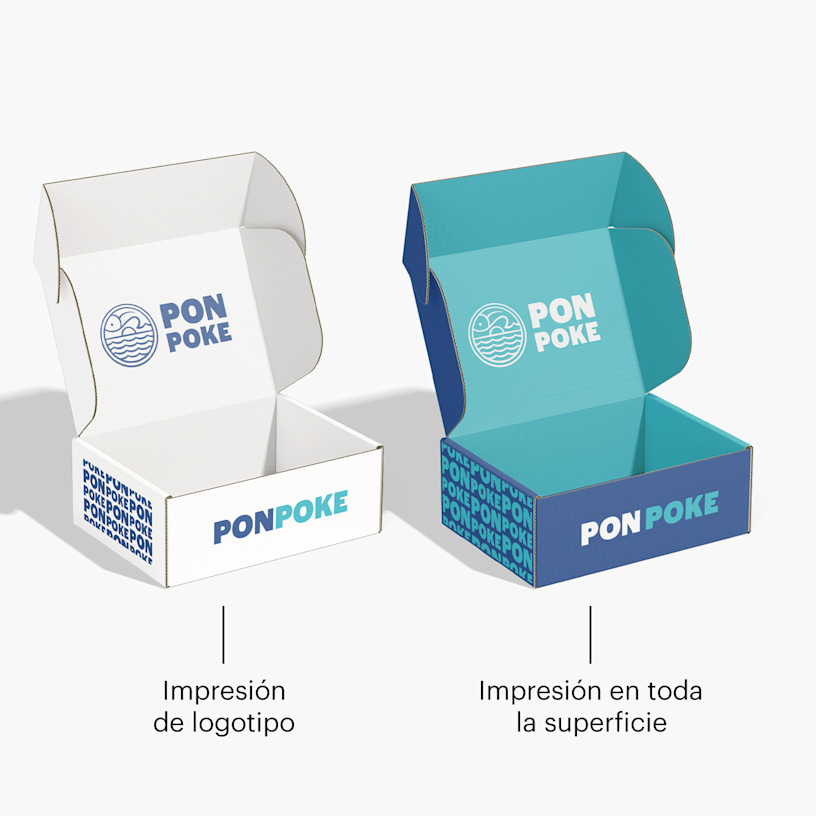 Dos cajas postales personalizadas para restaurantes de poke, situadas una al lado de la otra. Una presenta una impresión de logotipo y la otra, una impresión que cubre toda la superficie.