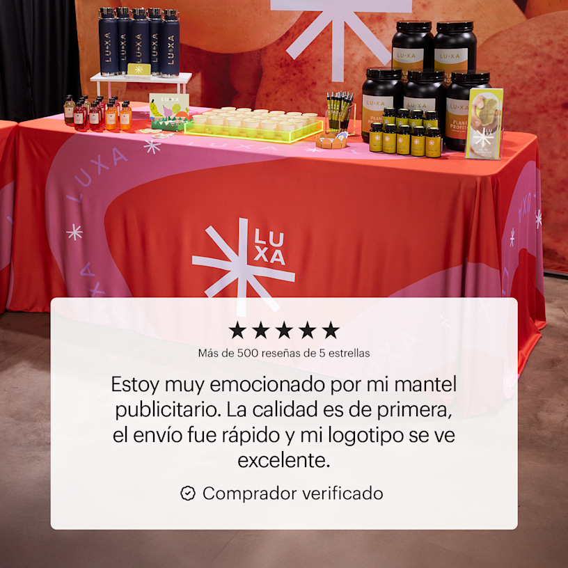 Un mantel publicitario personalizado promocionando una empresa llamada Luxa. Hace destacar el testimonio de un cliente acerca de la calidad de primera y el rápido envío.