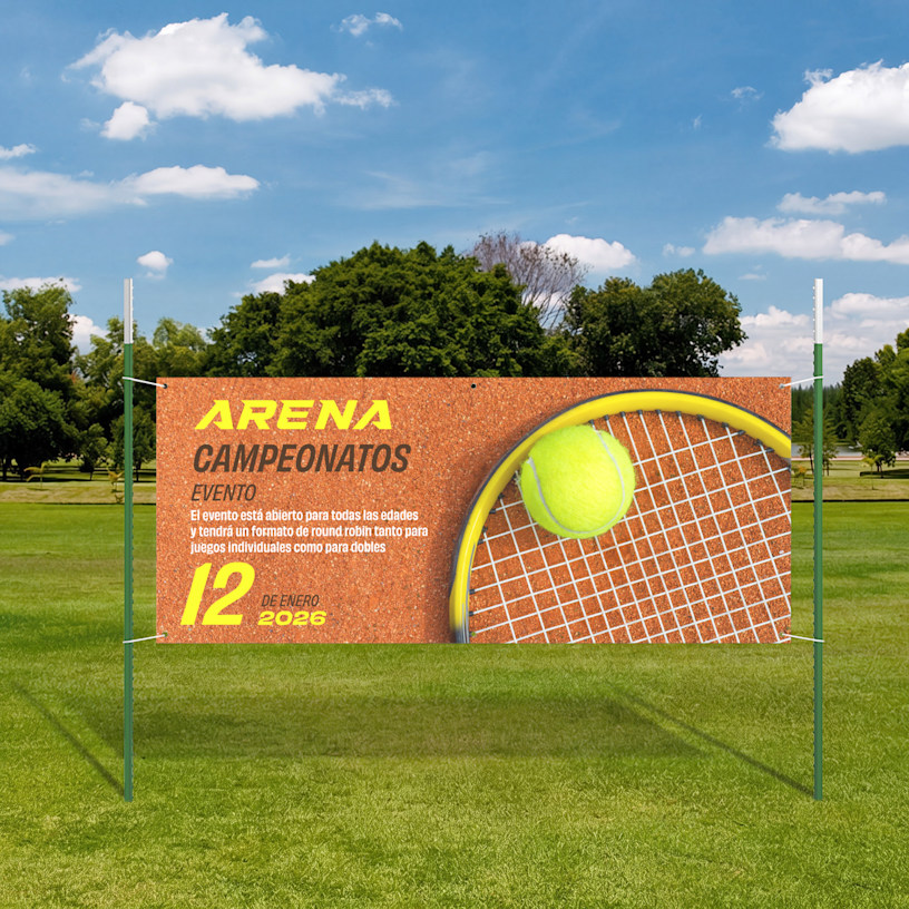 Una lona de tenis sostenida por 2 postes T de 6 pies.