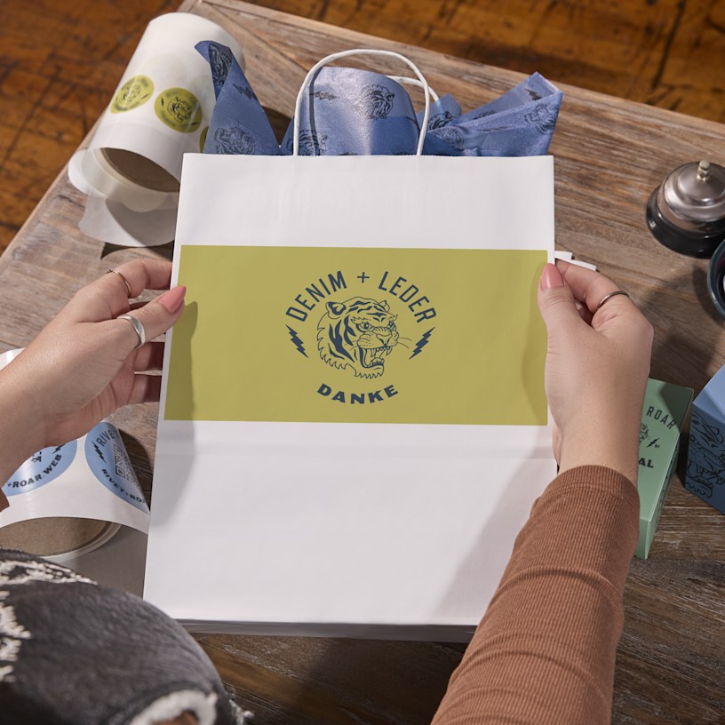 
Papiertüte mit Logodruck

